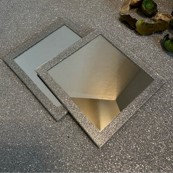 SCENT UNLEASHED, BEAUTIFUL CANDLE COASTER. - Picture 3 of 8